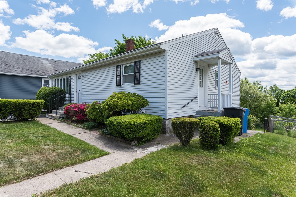 3870 Mendon Road Cumberland, RI 02864 - Photo 2 of 31