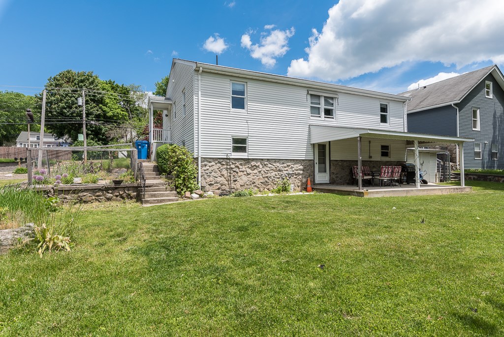 3870 Mendon Road Cumberland, RI 02864 - Photo 4 of 31
