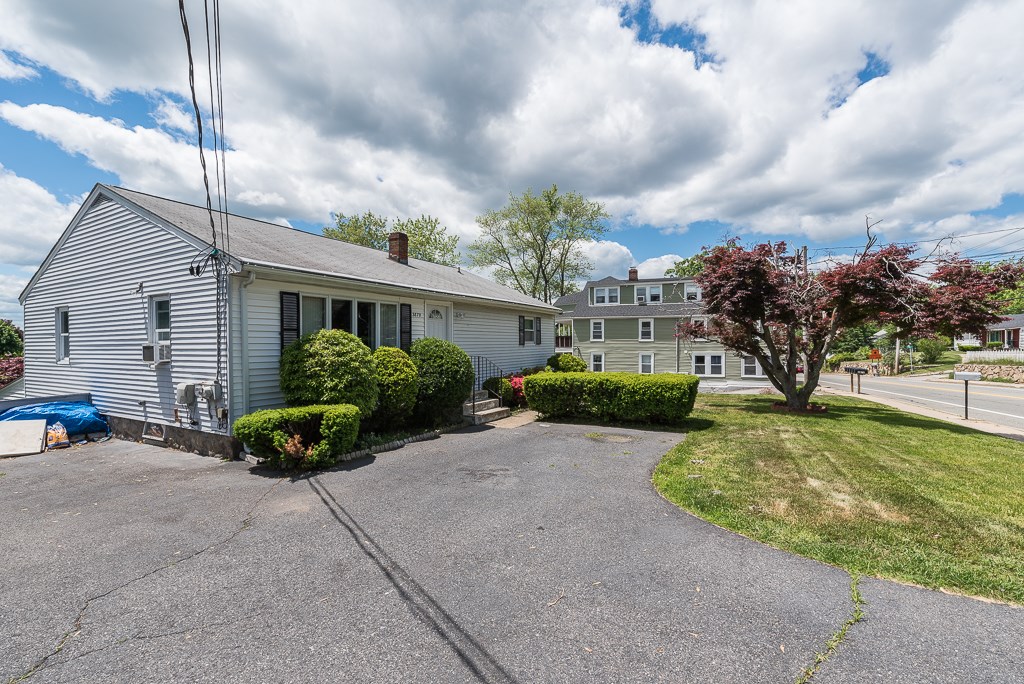 3870 Mendon Road Cumberland, RI 02864 - Photo 9 of 31
