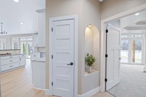 $799,900 | 657 Black Earth Drive, De Pere, WI 54115