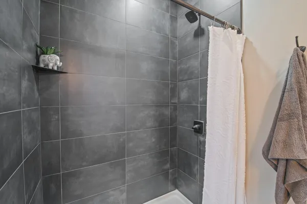 $799,900 | 657 Black Earth Drive, De Pere, WI 54115