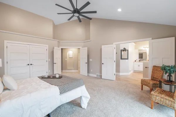 $799,900 | 657 Black Earth Drive, De Pere, WI 54115