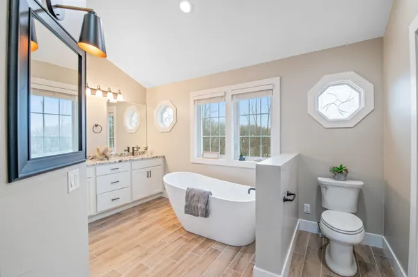 $799,900 | 657 Black Earth Drive, De Pere, WI 54115