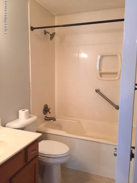 9311 Gutenberg Road Louisville, KY 40291 - Photo 17 of 25 Full Bath connected to the master bath