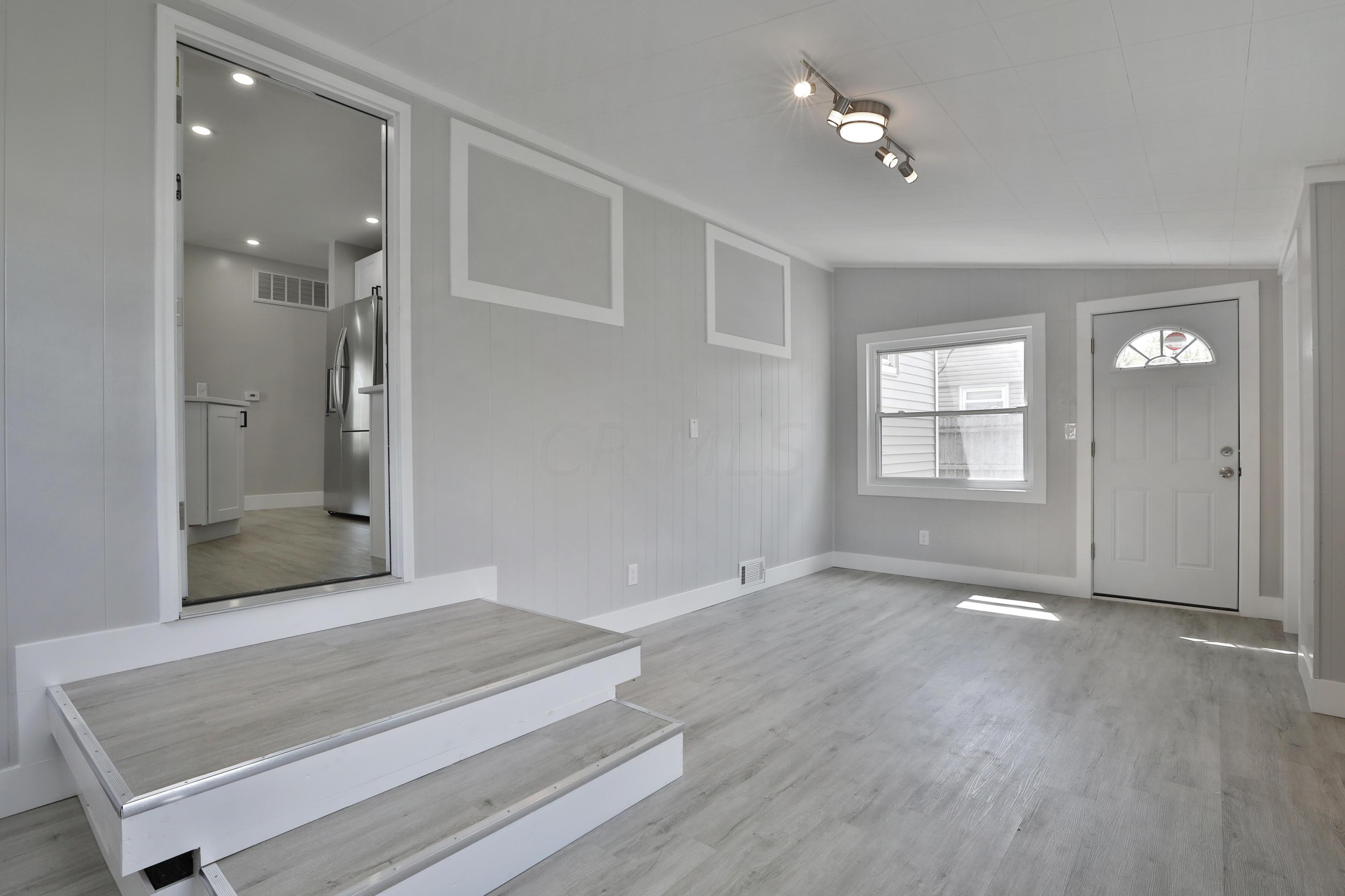 907 Demorest Road Columbus, OH 43204 - Photo 11 of 37 Gallery Image 11