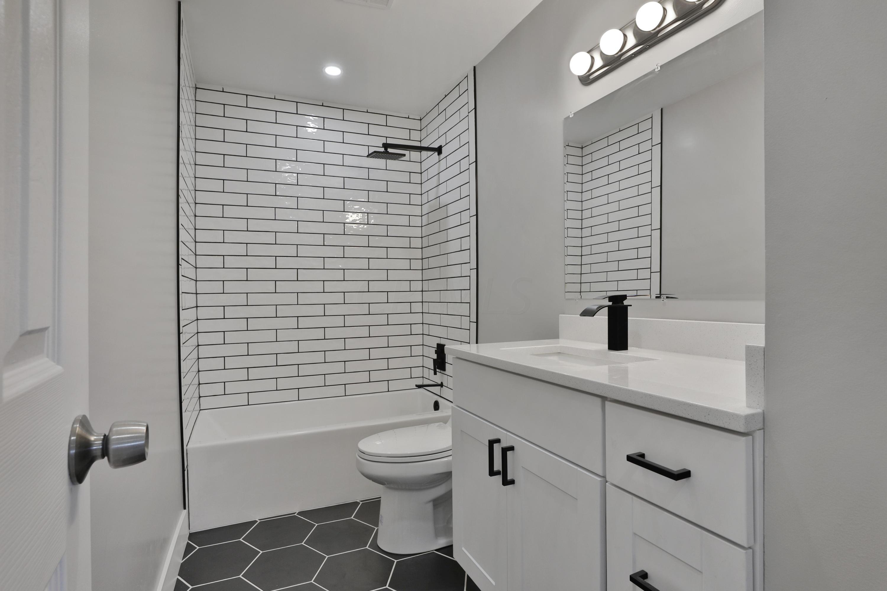 907 Demorest Road Columbus, OH 43204 - Photo 9 of 37 Gallery Image 9