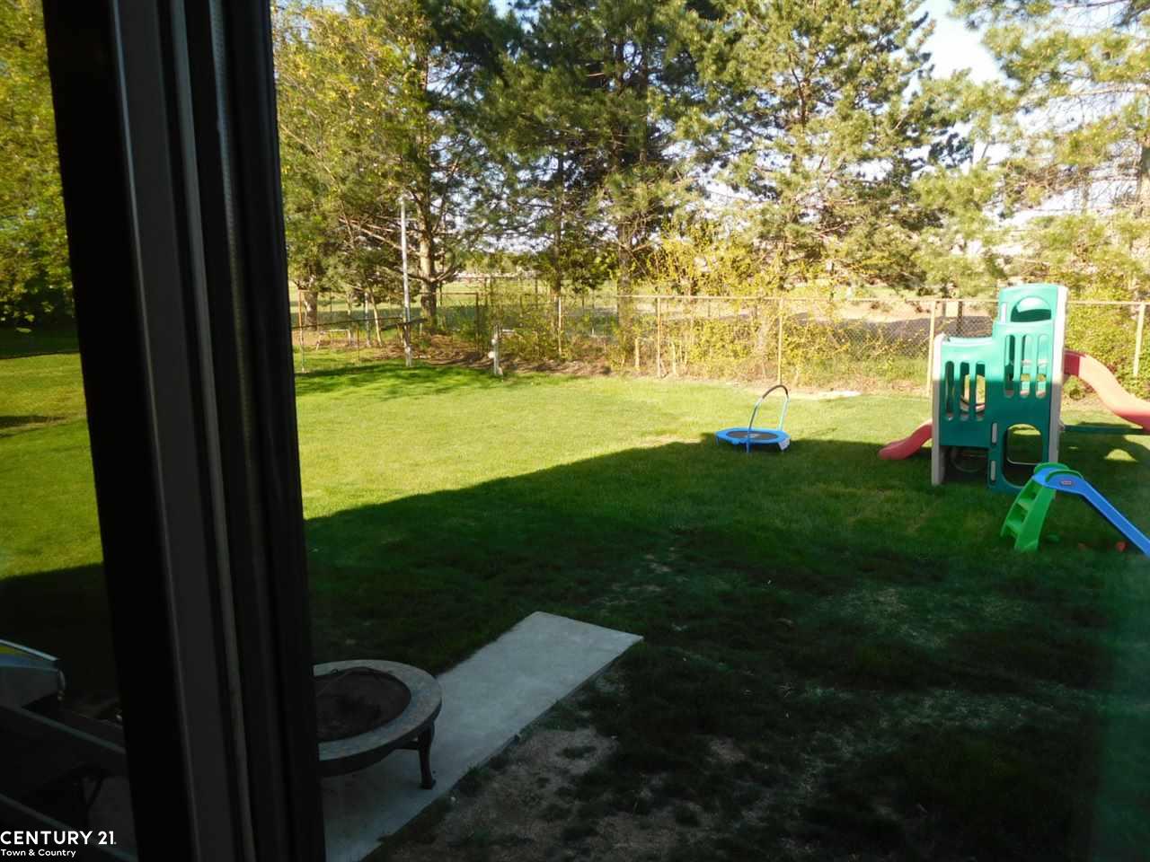 29446 East Nottingham Circle Warren, MI 48092 - Photo 7 of 25
