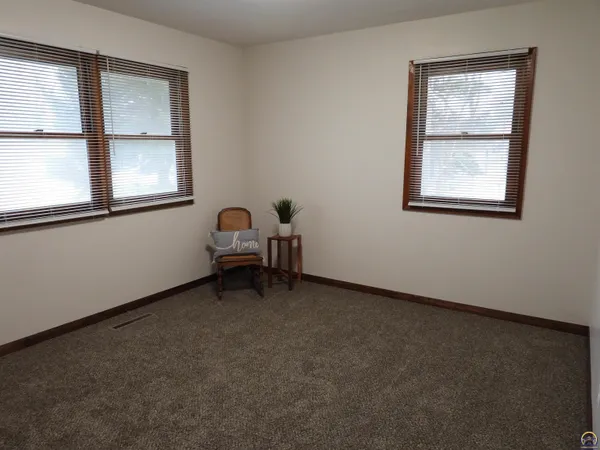 $254,900 | 718 South 9th Street, Osage City, KS 66523