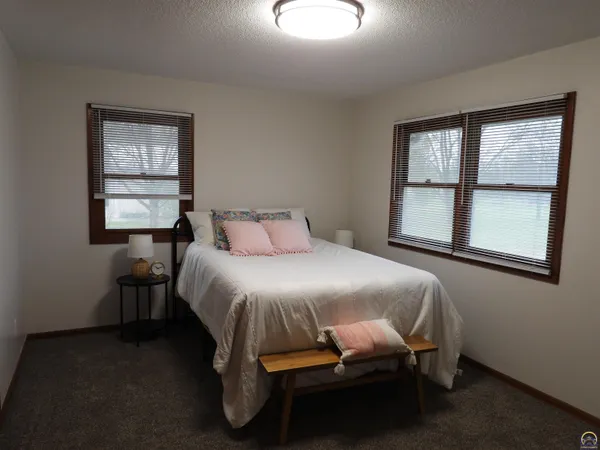 $254,900 | 718 South 9th Street, Osage City, KS 66523