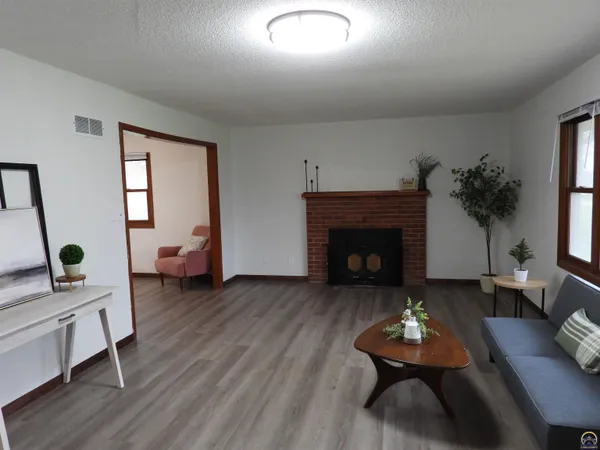 $254,900 | 718 South 9th Street, Osage City, KS 66523
