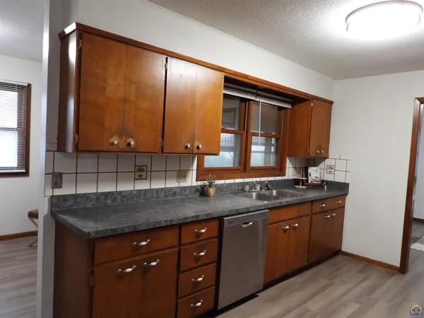 $254,900 | 718 South 9th Street, Osage City, KS 66523