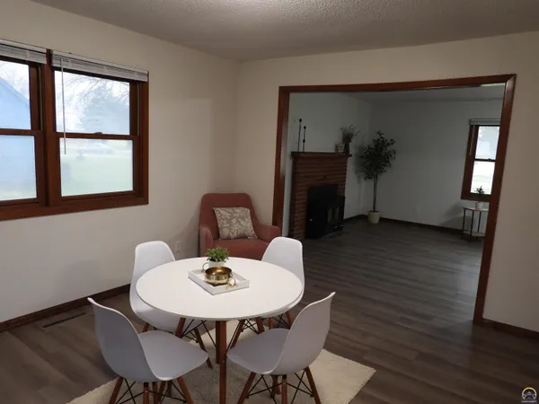$254,900 | 718 South 9th Street, Osage City, KS 66523