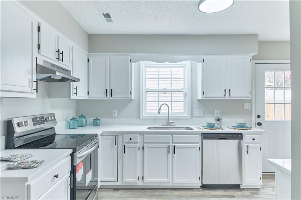 4326 Garden Club Street High Point, NC 27265 - Photo 17 of 38