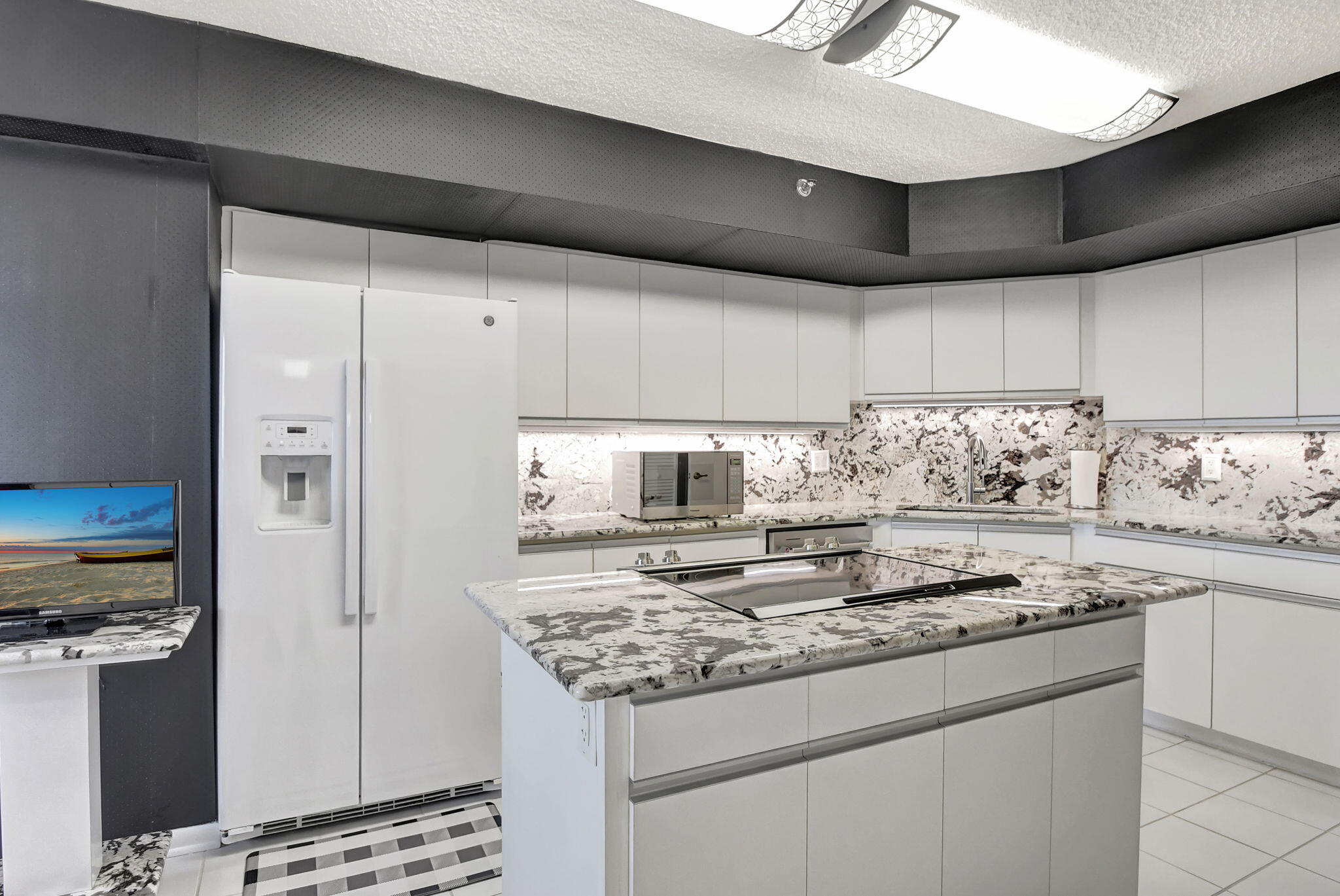 7567 Imperial Drive, Unit 602 Boca Raton, FL 33433 - Photo 13 of 44 kitchen