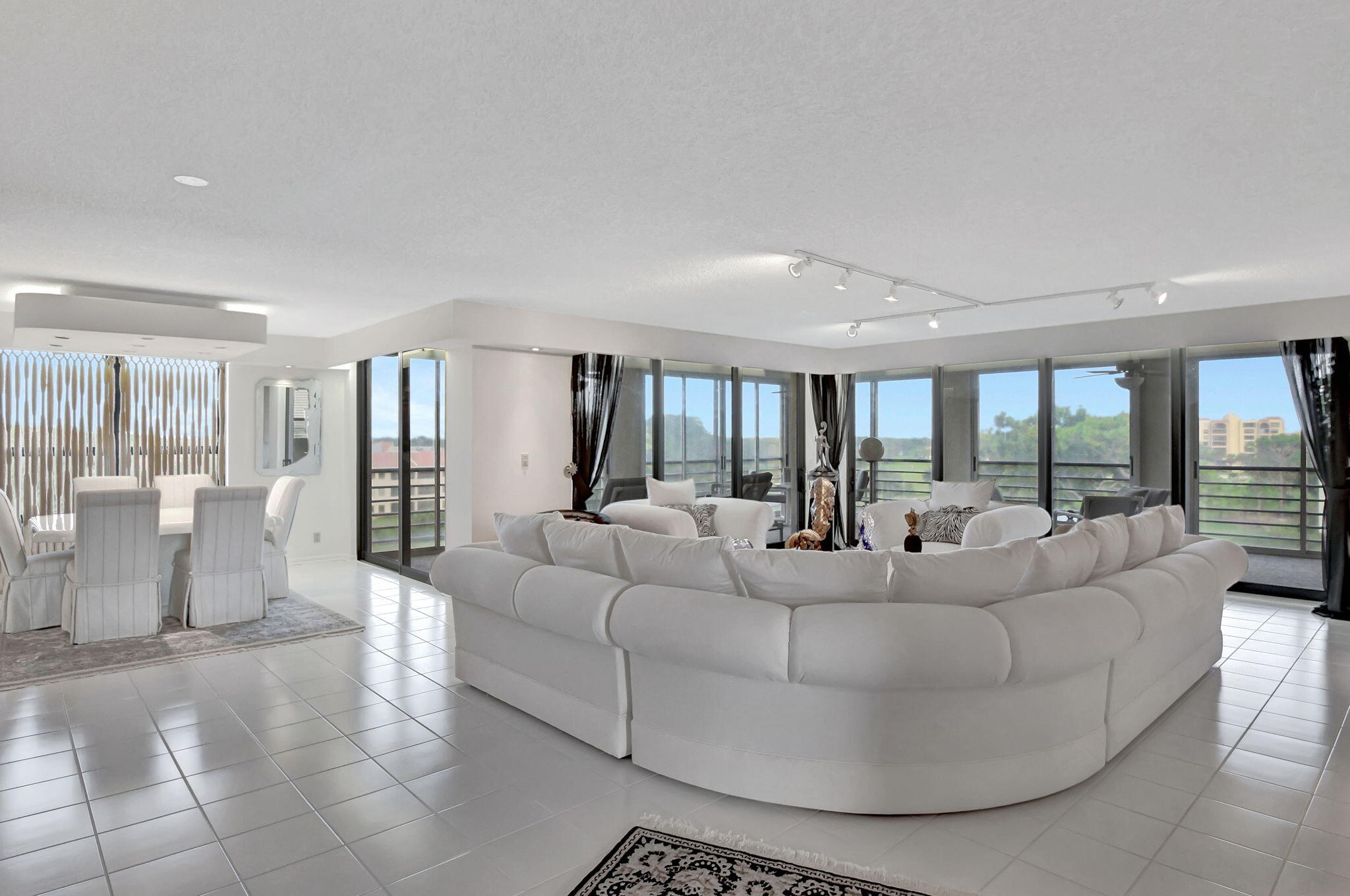 7567 Imperial Drive, Unit 602 Boca Raton, FL 33433 - Photo 8 of 44 living room