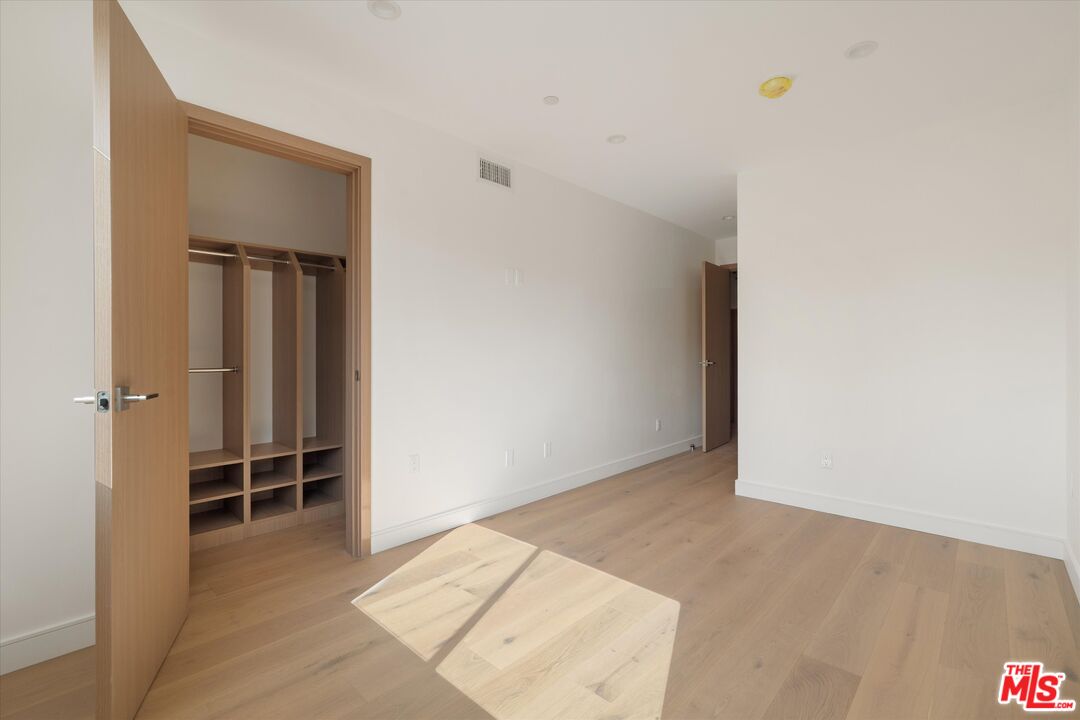 15207 Morrison Street Sherman Oaks, CA 91403 - Photo 22 of 34 an empty room with closet