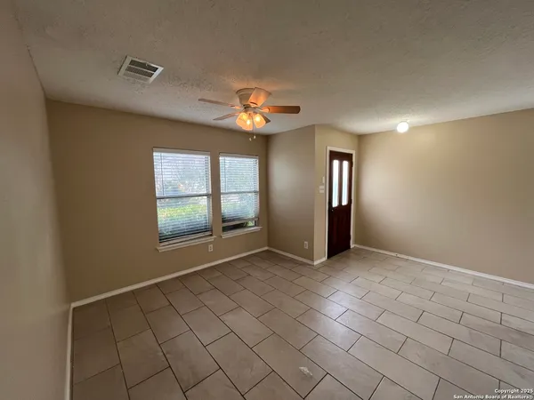 $1,650 | 6919 Heron Flats, Converse, TX 78109