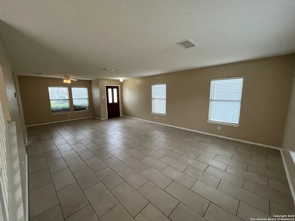 $1,650 | 6919 Heron Flats, Converse, TX 78109