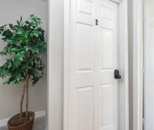 $800 | 3910 Luca Street, Unit R1, Houston, TX 77021
