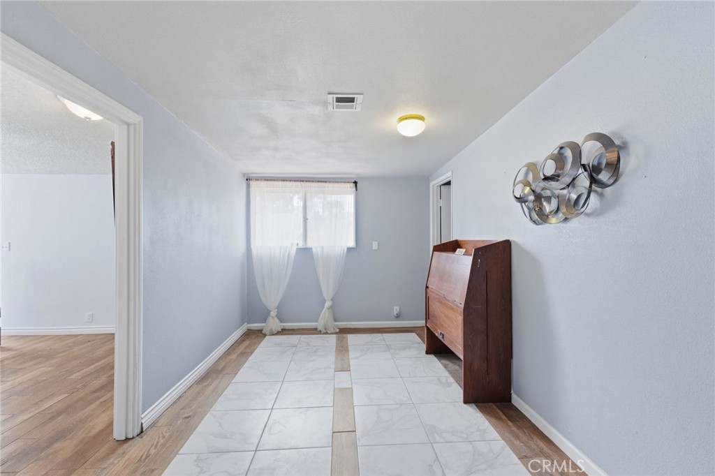 96 West Repplier Road Banning, CA 92220 - Photo 23 of 53 Office/flex space between family room and bedroom