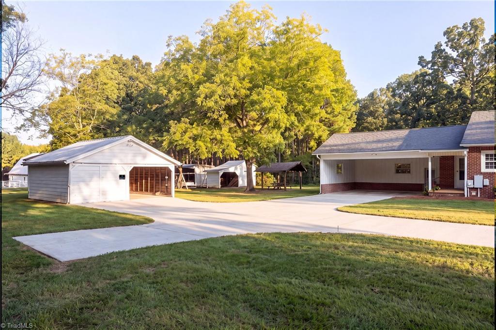 1036 Cunningham Road Thomasville, NC 27360 - Photo 32 of 47 Gallery Image 32