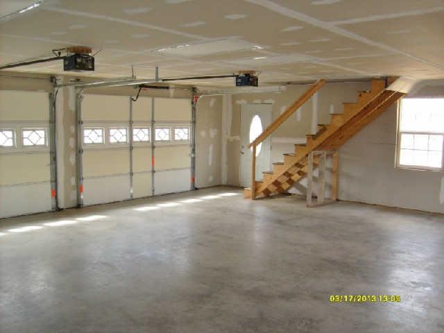 9941 Chestnut Ridge Road Lynchburg, TN 37352 - Photo 15 of 17 Garage