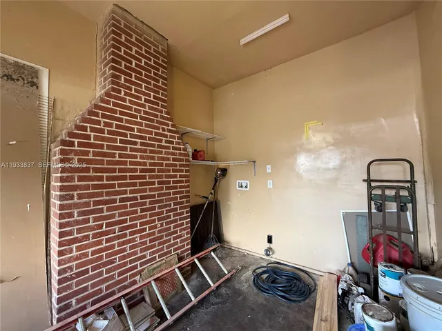 $2,100 | 816 5th Street, West Palm Beach, FL 33401