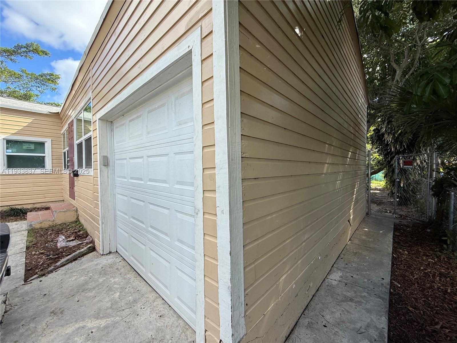 816 5th Street West Palm Beach, FL 33401 - Photo 5 of 28