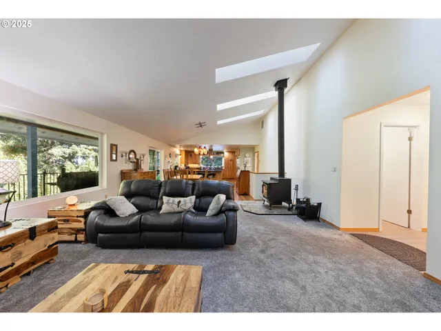 $859,000 | 6100 Teal Creek Road, Dallas, OR 97338