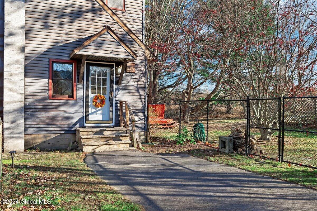 272 Shaver Road Sand Lake, NY 12196 - Photo 27 of 49 26-P1254066
