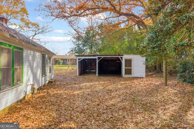 a front view of house with yard