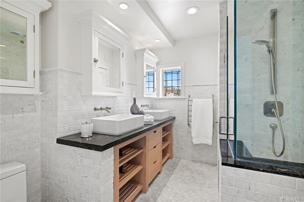 1991 Ocean Way Laguna Beach, CA 92651 - Photo 15 of 52