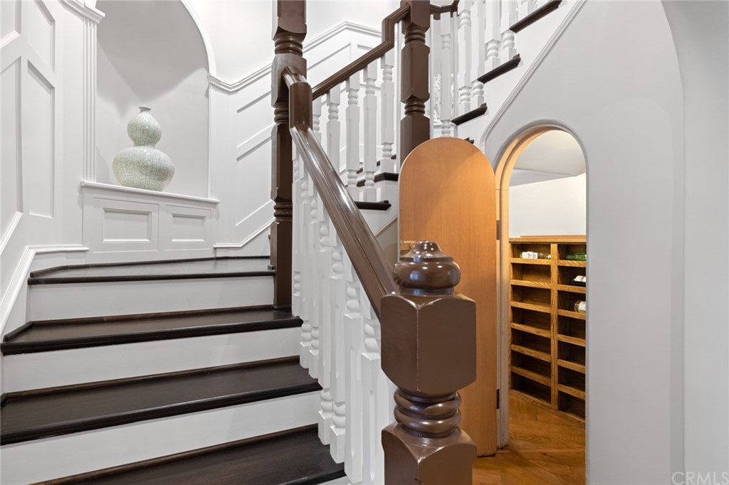 1991 Ocean Way Laguna Beach, CA 92651 - Photo 24 of 52 a view of entryway