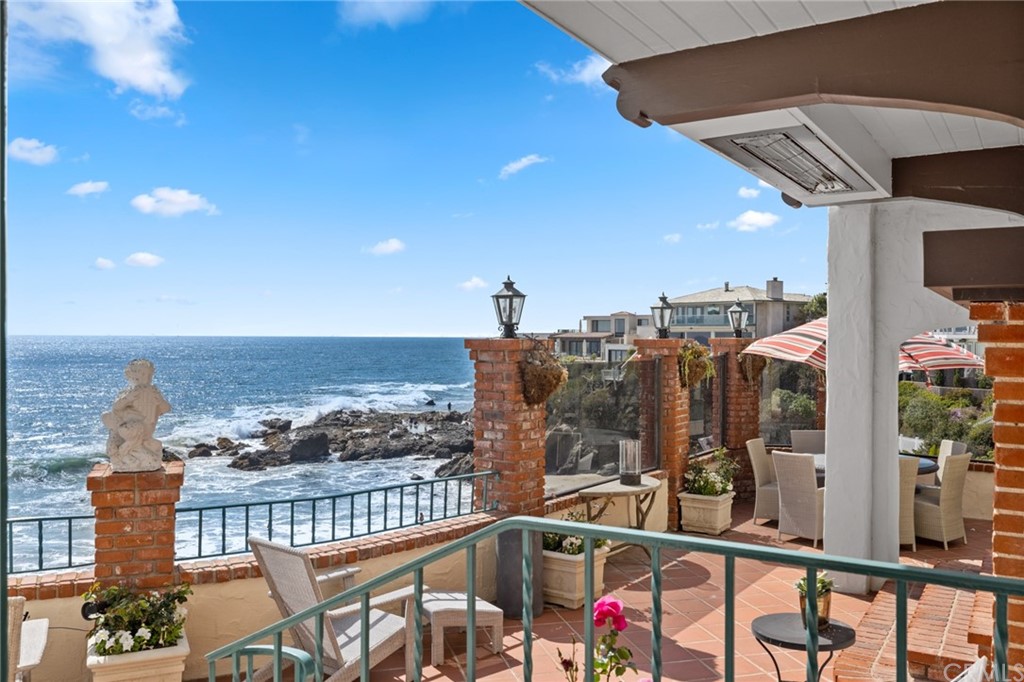 1991 Ocean Way Laguna Beach, CA 92651 - Photo 39 of 52 a view of city