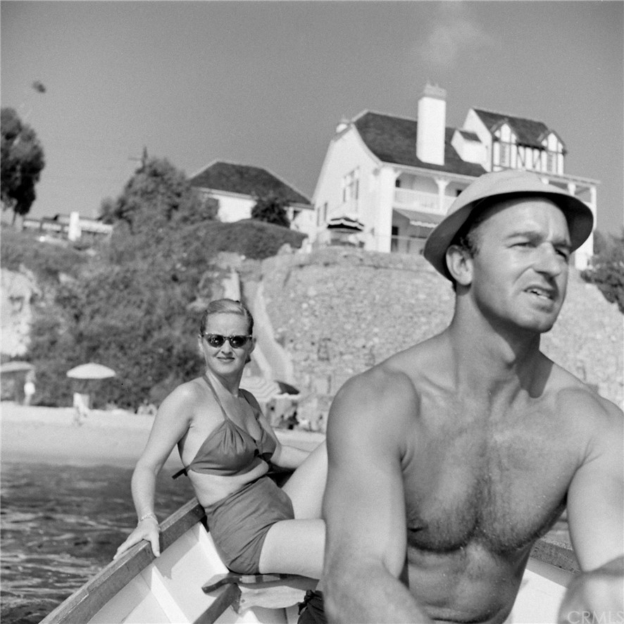 1991 Ocean Way Laguna Beach, CA 92651 - Photo 44 of 52 a close view of light fixtures