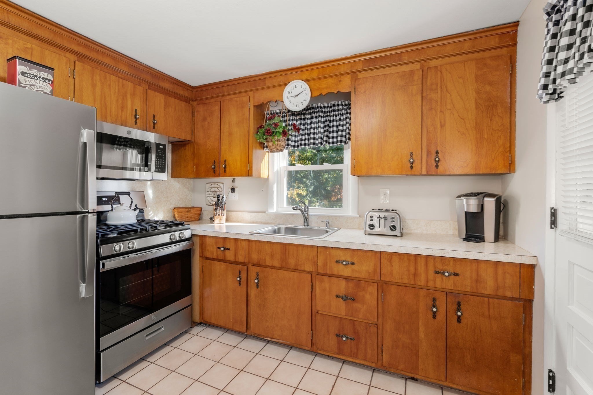 124 Windham Road Boston, MA 02136 - Photo 12 of 40 Gallery Image 12