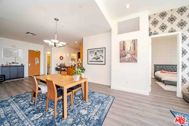 $859,000 | 3223 West 6th Street, Unit 906, Los Angeles, CA 90020