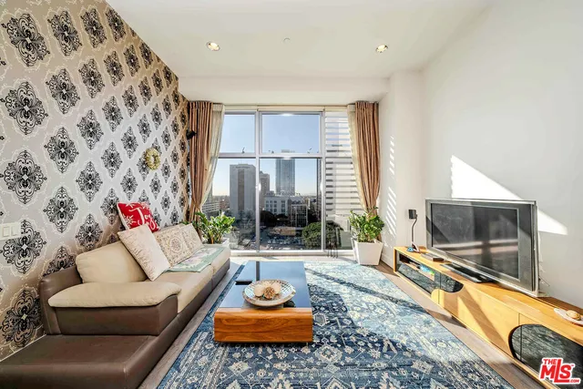 $859,000 | 3223 West 6th Street, Unit 906, Los Angeles, CA 90020