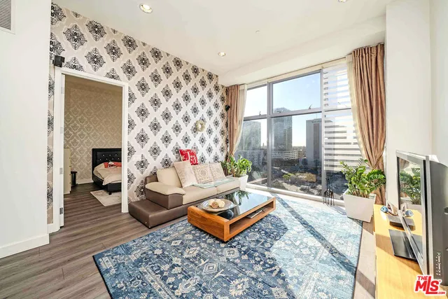$859,000 | 3223 West 6th Street, Unit 906, Los Angeles, CA 90020