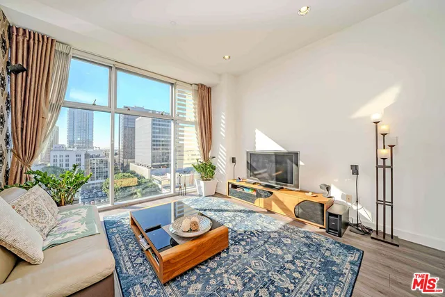 $859,000 | 3223 West 6th Street, Unit 906, Los Angeles, CA 90020