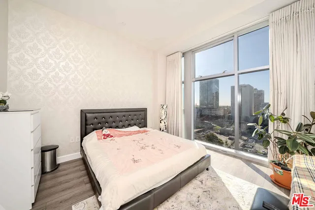 $859,000 | 3223 West 6th Street, Unit 906, Los Angeles, CA 90020