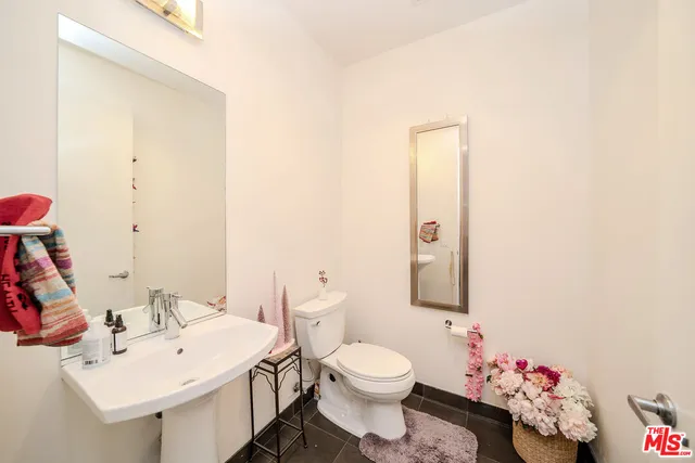 $859,000 | 3223 West 6th Street, Unit 906, Los Angeles, CA 90020