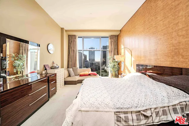 $859,000 | 3223 West 6th Street, Unit 906, Los Angeles, CA 90020