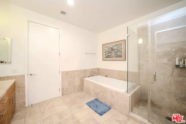 $859,000 | 3223 West 6th Street, Unit 906, Los Angeles, CA 90020