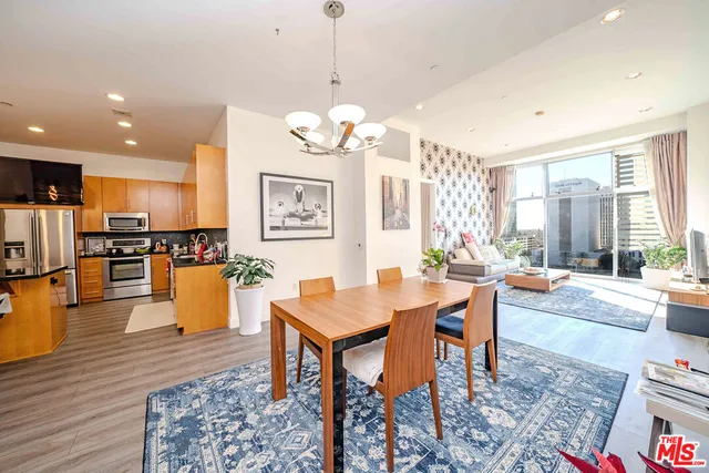 $859,000 | 3223 West 6th Street, Unit 906, Los Angeles, CA 90020