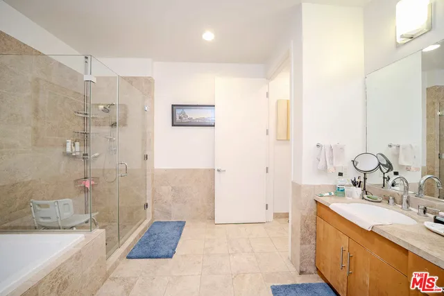 $859,000 | 3223 West 6th Street, Unit 906, Los Angeles, CA 90020