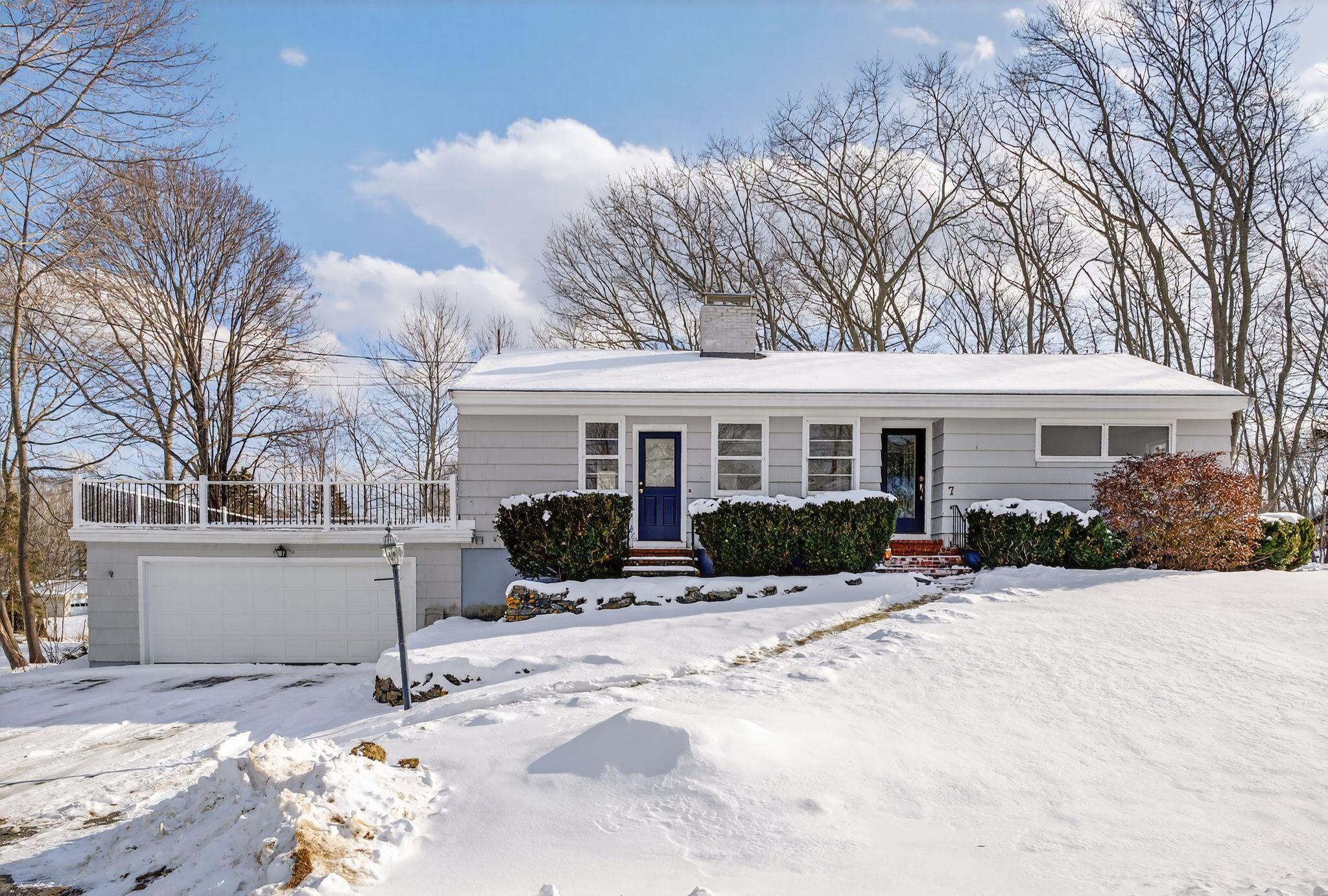 7 Wabun Road Cape Elizabeth, ME 04107 - Photo 2 of 33 7 Wabun Rd