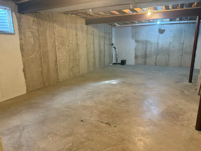 $1,600 | 510 Timber Drive, Harvard, IL 60033