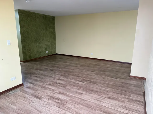 $1,600 | 510 Timber Drive, Harvard, IL 60033