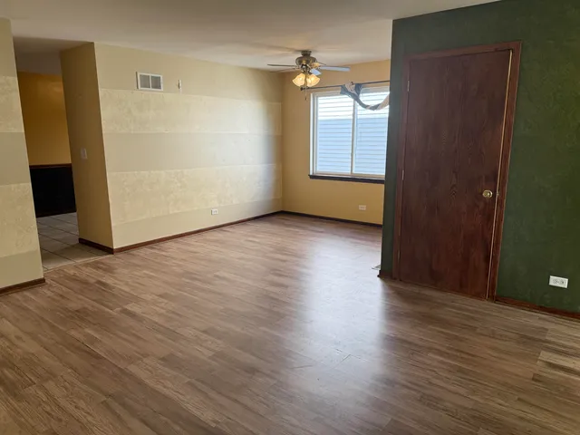 $1,600 | 510 Timber Drive, Harvard, IL 60033